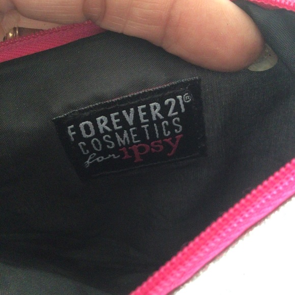 IPSY X FOREVER 21 SILVER GLITTER MAKEUP COSMETIC BAG NWOT - Picture 3 of 5